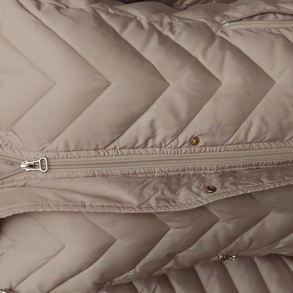 MARC NEW YORK Faix Fur Trim Chevron Quilted Down Coat - Picture 12 of 16